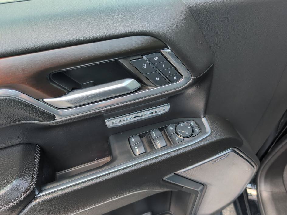 Used 2024 Onyx Black GMC Denali image 17