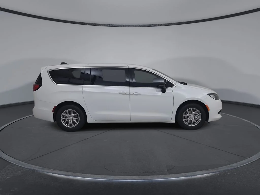 New 2027 Bright White Clear-Coat Exterior Paint Chrysler LX image 17