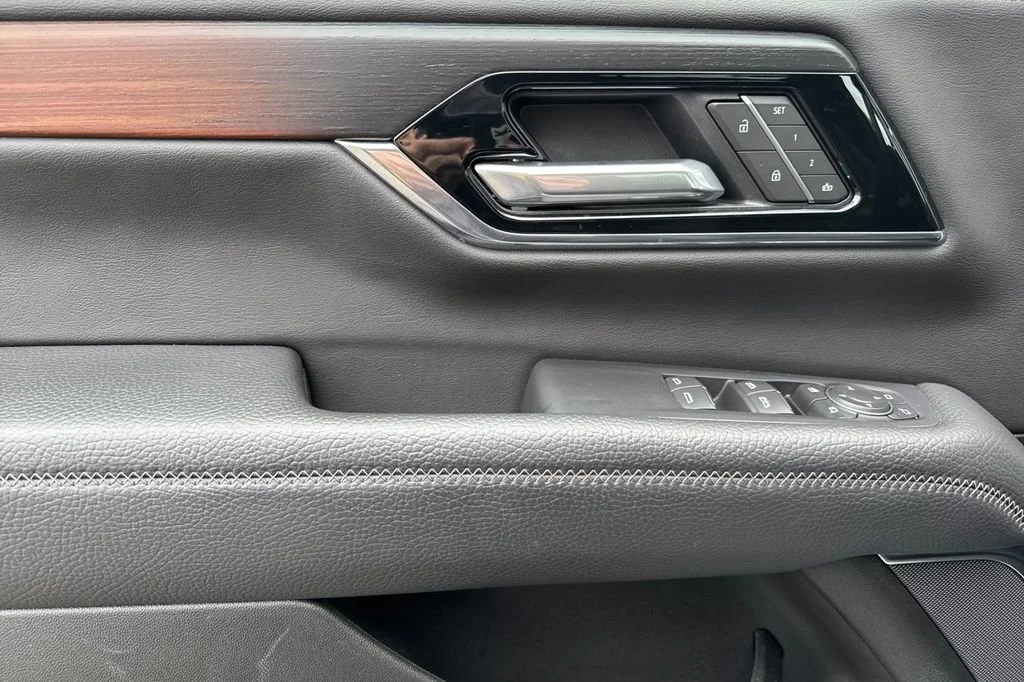 2025 GMC Yukon XL Denali - Photo 11