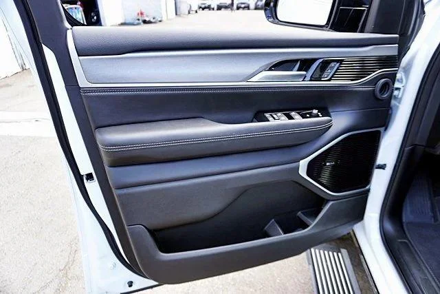 New 2026 Bright White Clearcoat Jeep Grand Wagoneer image 31