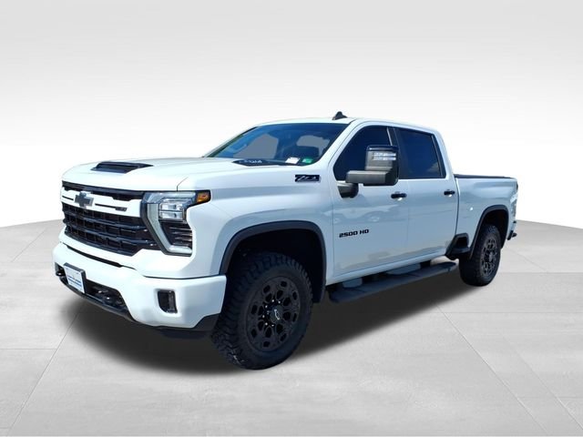 Used 2024 White Chevrolet LT image 2