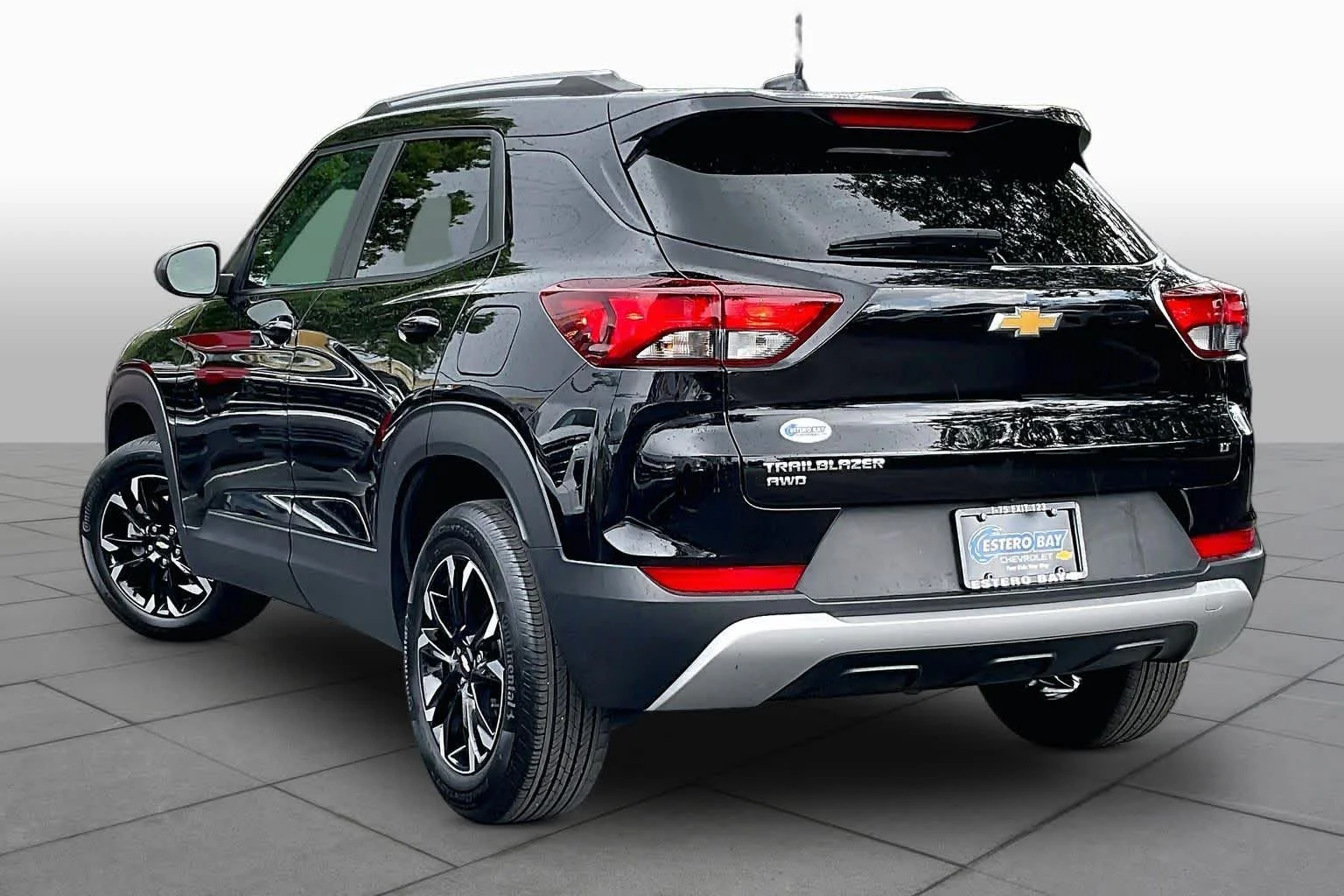 Used 2023 Mosaic Black Metallic Chevrolet LT image 22