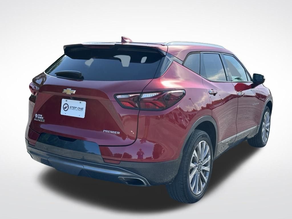 Used 2022 Red Chevrolet Premier image 7