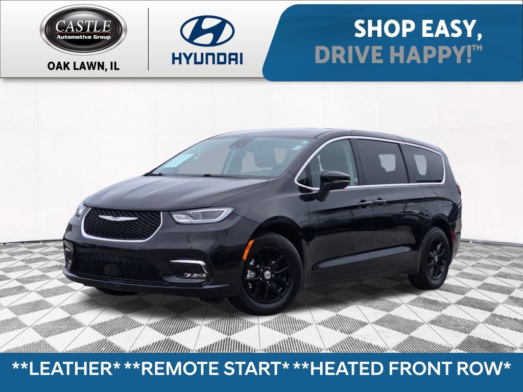 2023 Chrysler Pacifica Touring L's photo