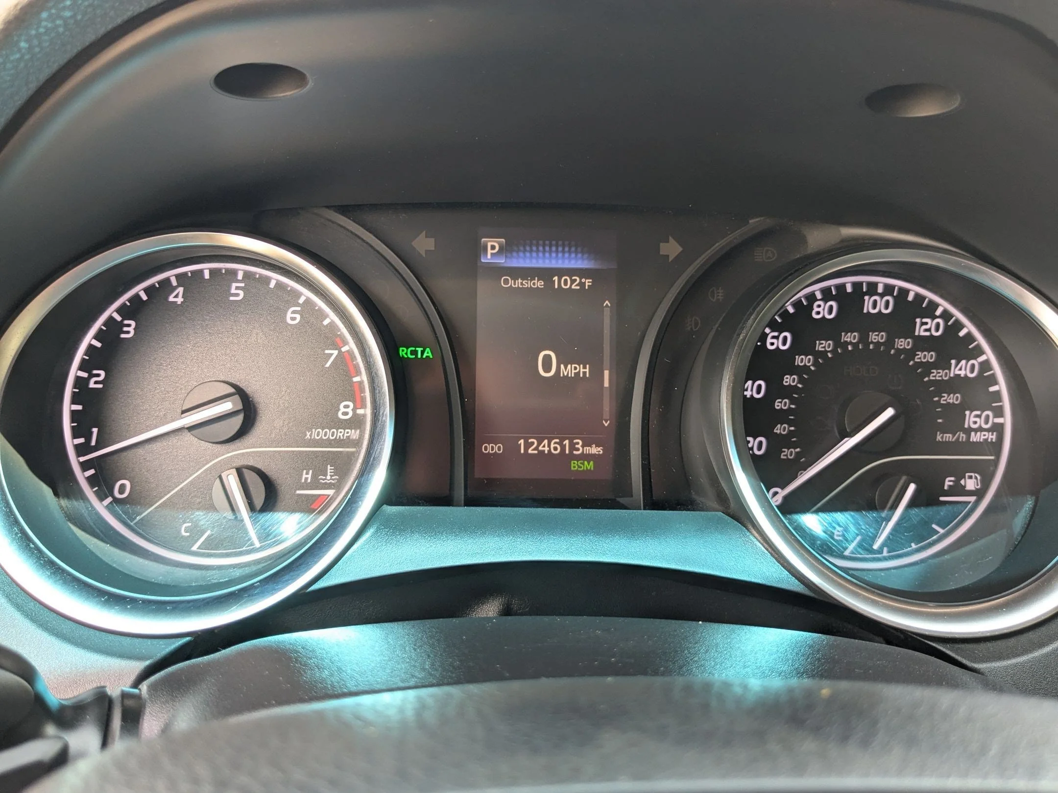 Used 2018 Super White Toyota SE image 16