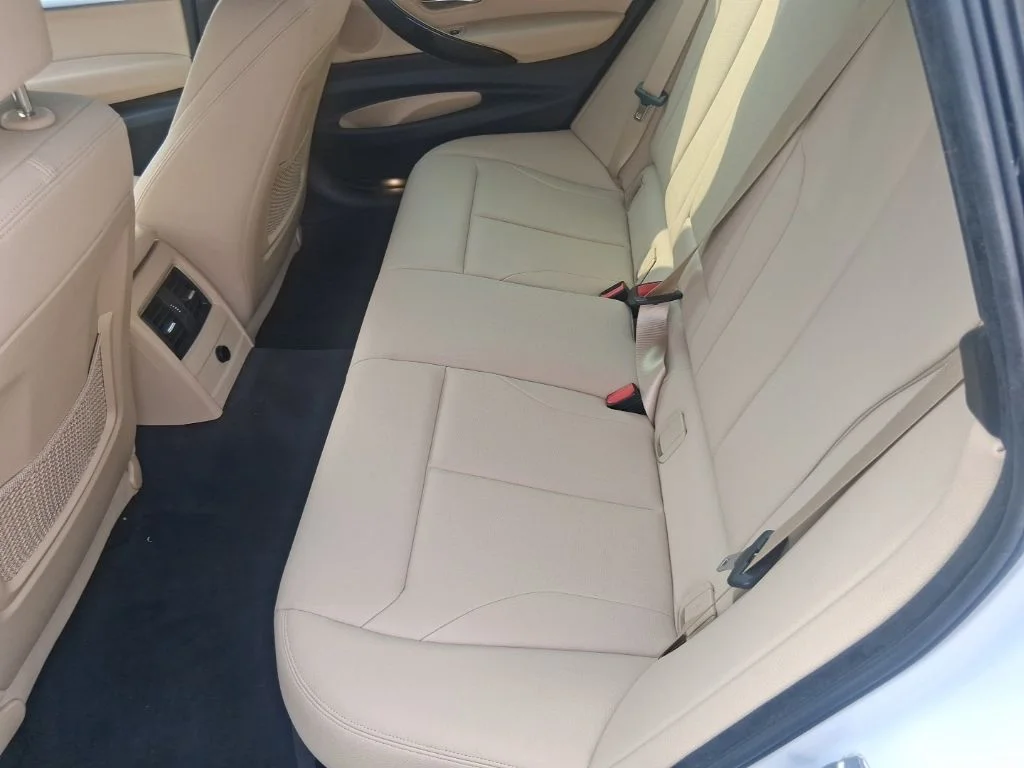 Used 2018 White BMW 330 Gran Turismo i xDrive image 12