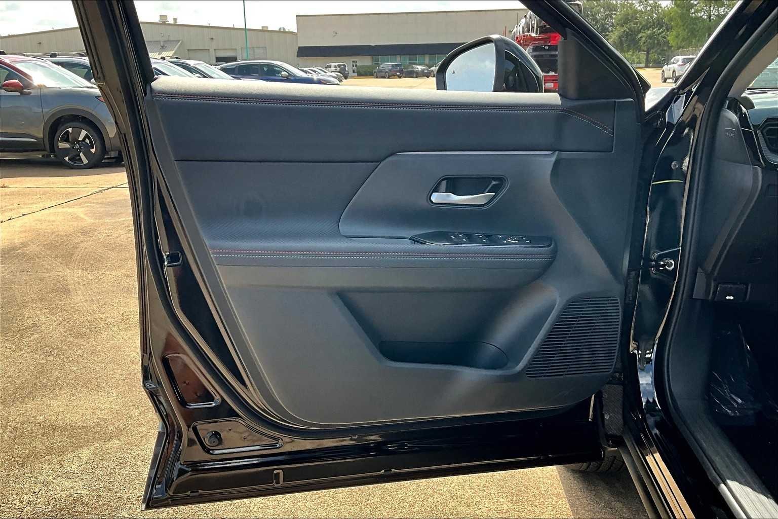 2025 Nissan Kicks SR - Photo 16