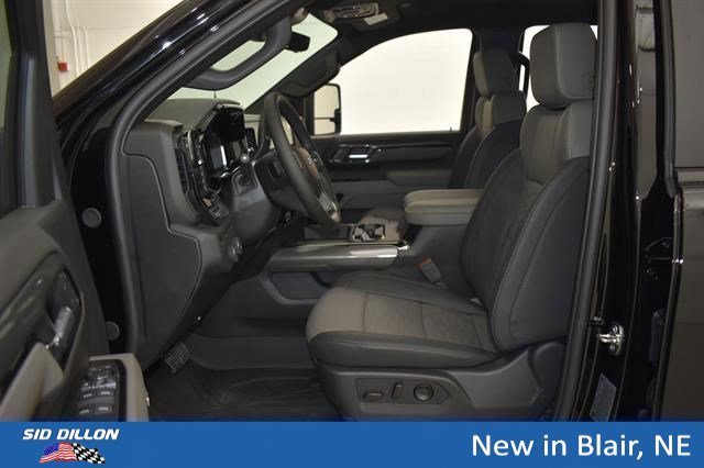 2026 Chevrolet Silverado 2500 HD ZR2 - Photo 8
