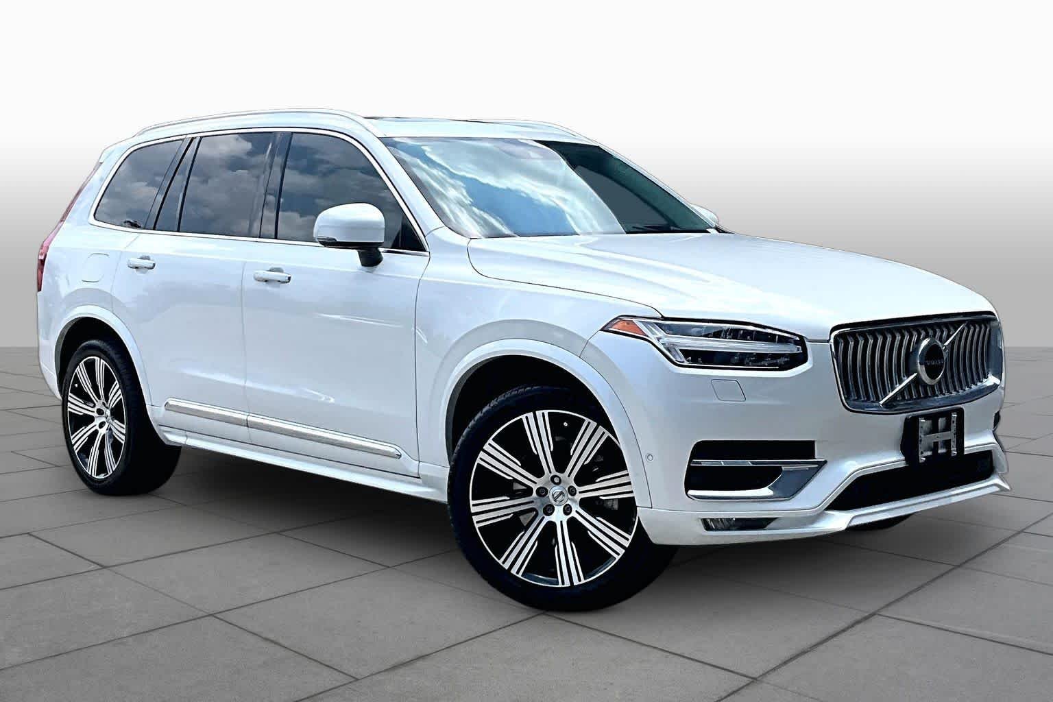 Used 2021 Crystal White Metallic Volvo Inscription image 3