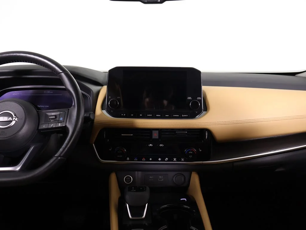 Used 2023  Nissan Platinum image 37