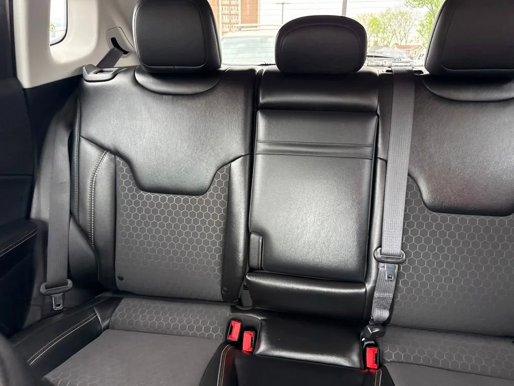 Used 2019 White Clearcoat Jeep Latitude image 13