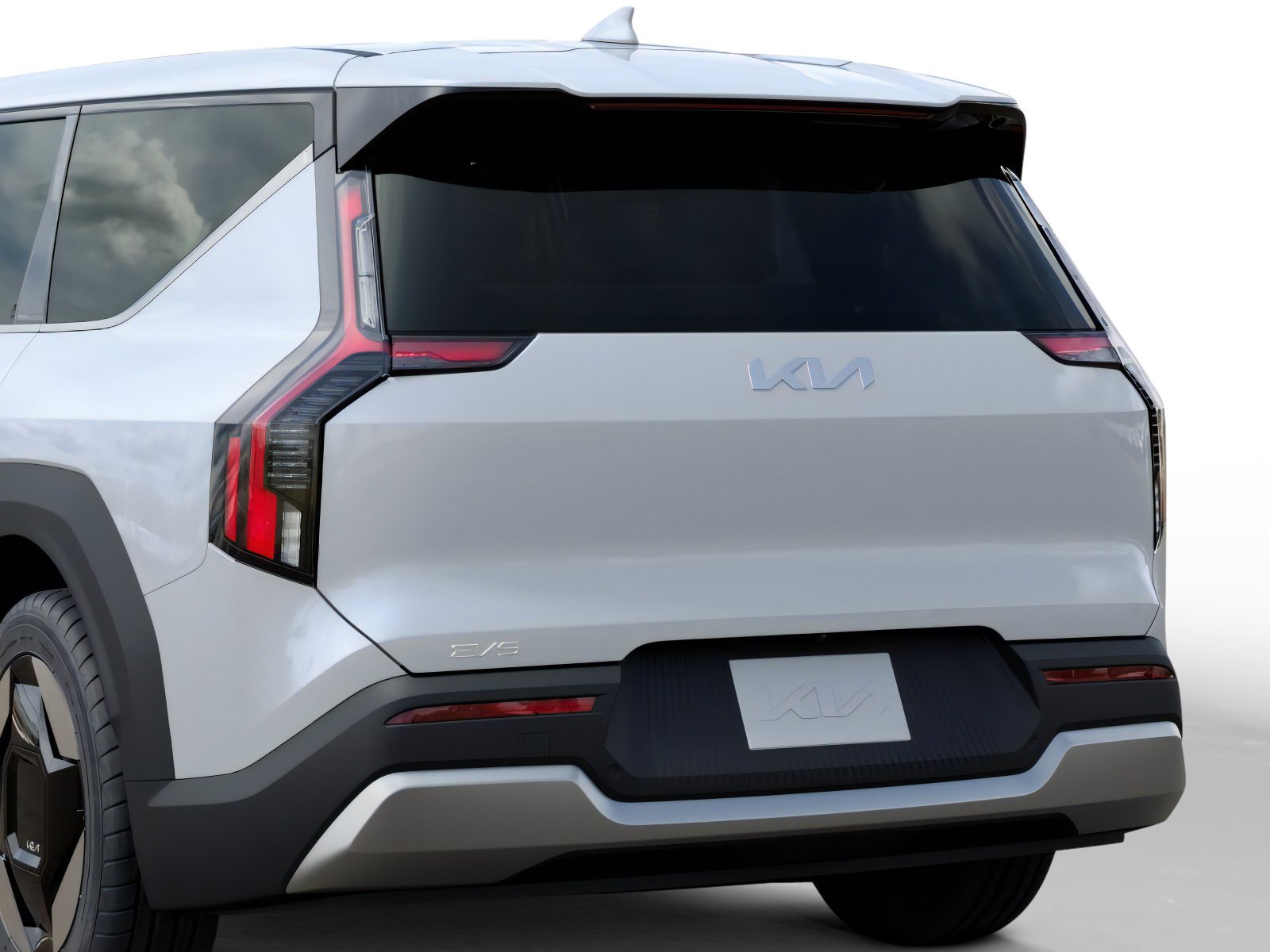 New 2026 Glacial White Pearl Kia Light Long Range RWD image 13