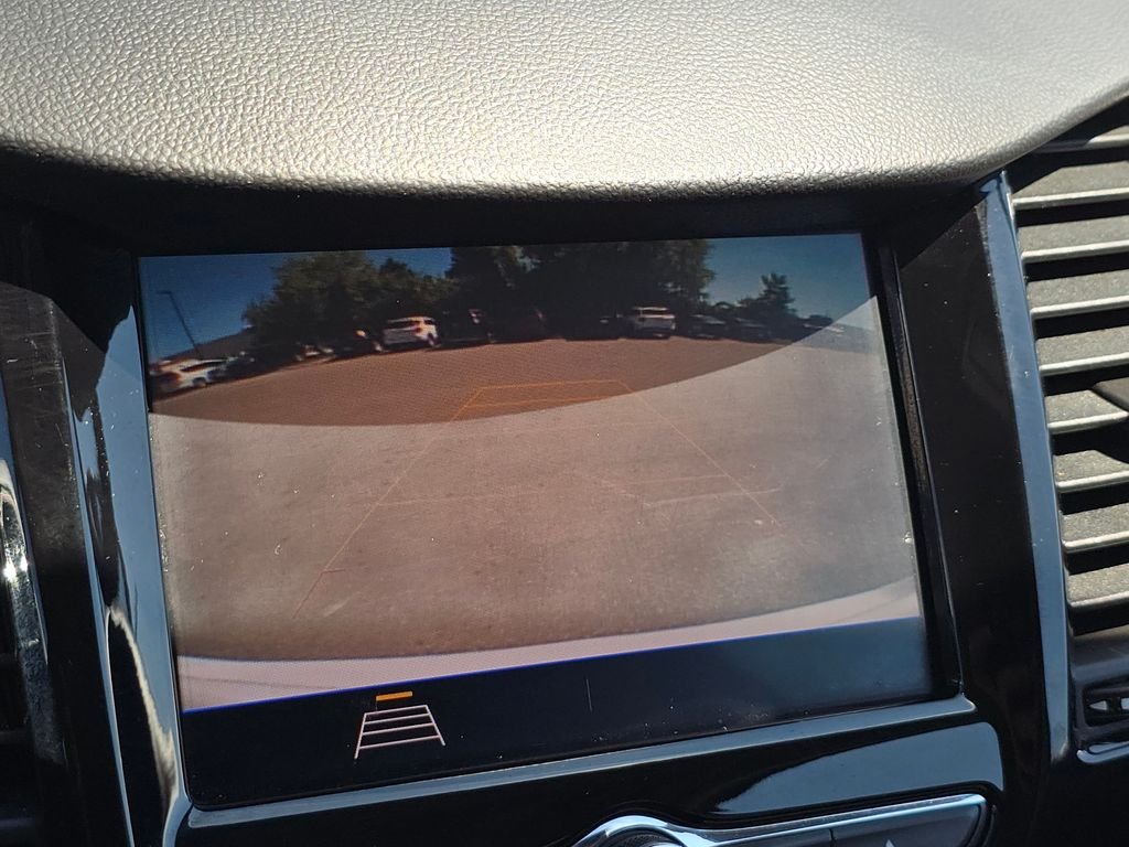 Used 2022 White Chevrolet LT image 32