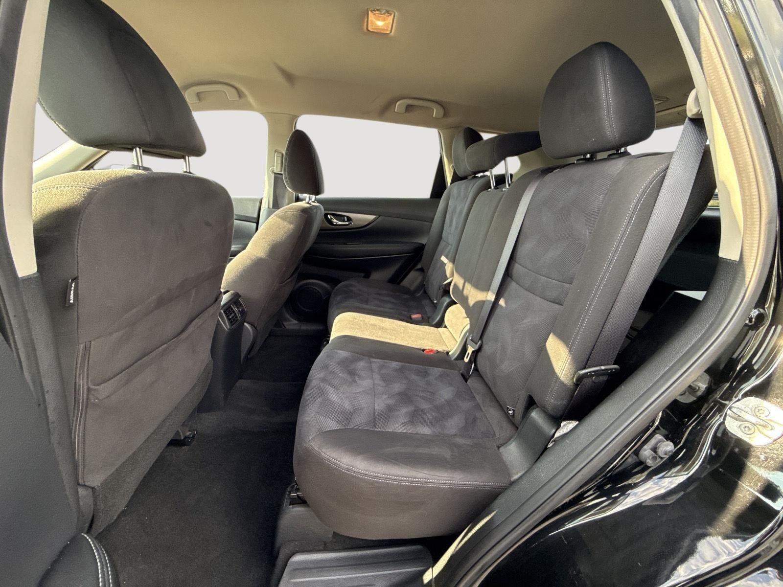 Used 2015 Super Black Nissan SV image 21