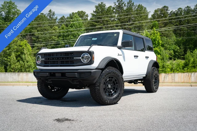 2026 Ford Bronco Big Bend w/ Matte Black Accessories Kit