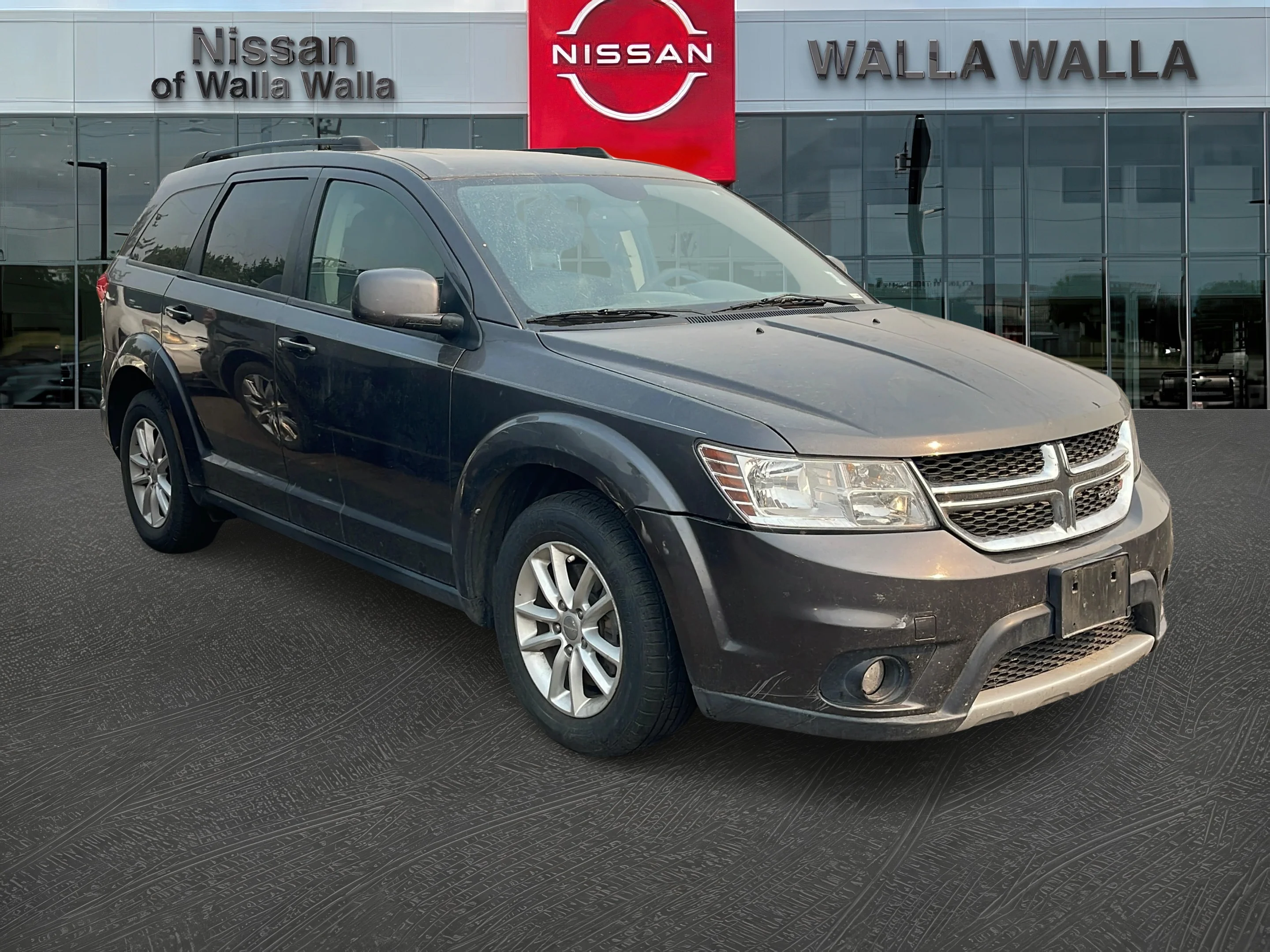 Used 2014 Granite Crystal Metallic Clearcoat Dodge SXT image 1