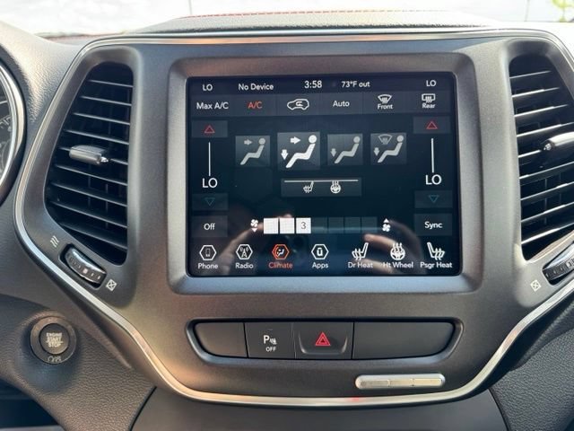Used 2020 Silver Jeep Trailhawk 4x4 image 30