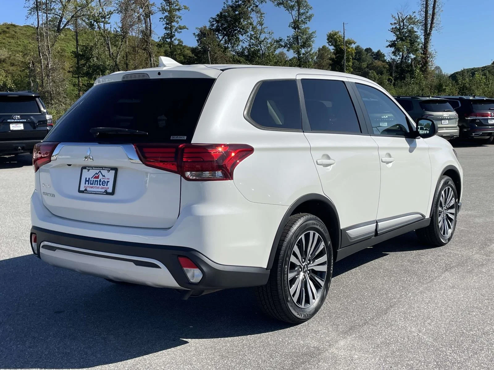 Used 2020  Mitsubishi ES image 28
