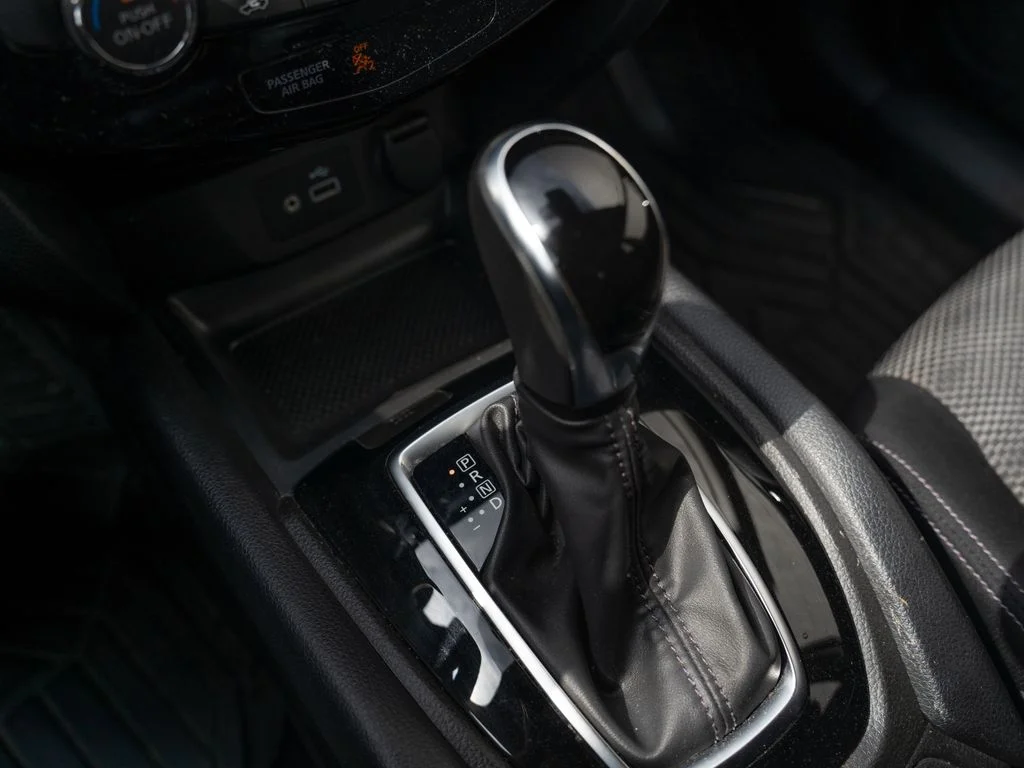 Used 2020 Silver Nissan SV image 27