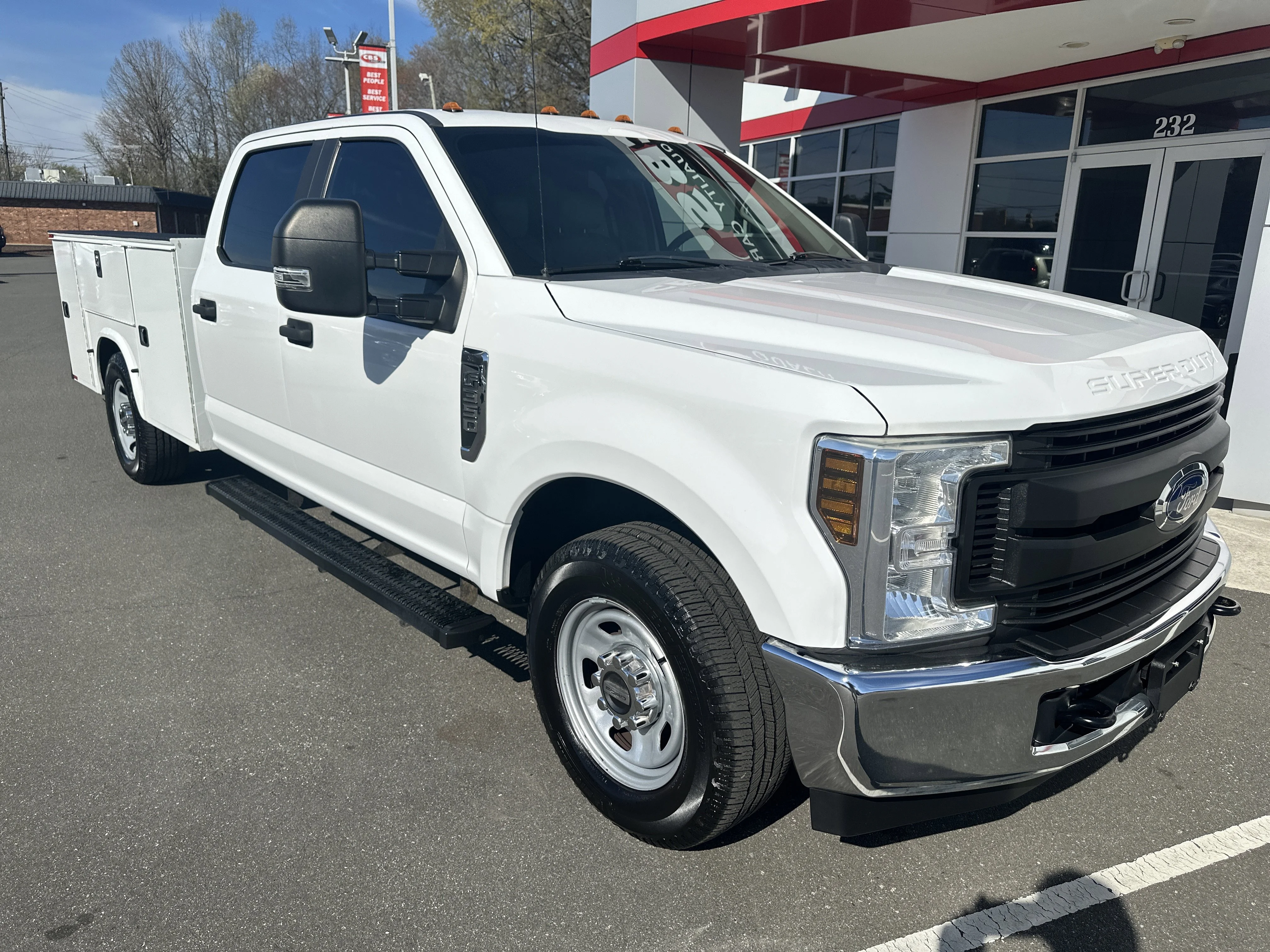 Used 2019  Ford  image 2