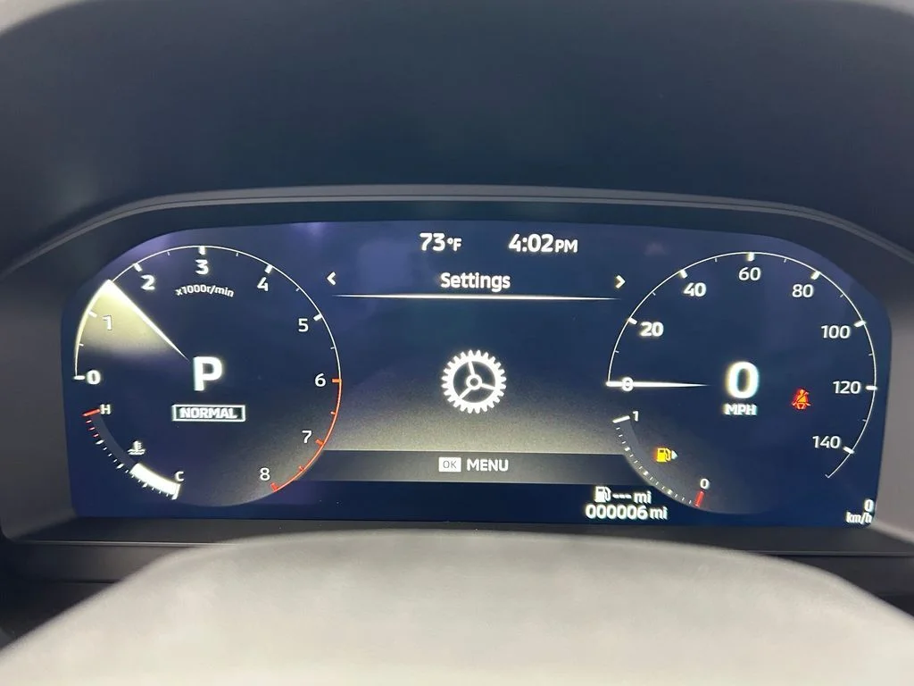 New 2026 Gray Mitsubishi SEL image 28