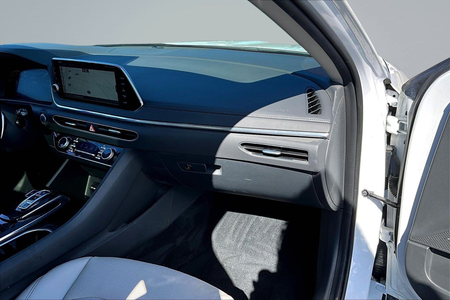 Used 2022 Gray Hyundai Limited image 21