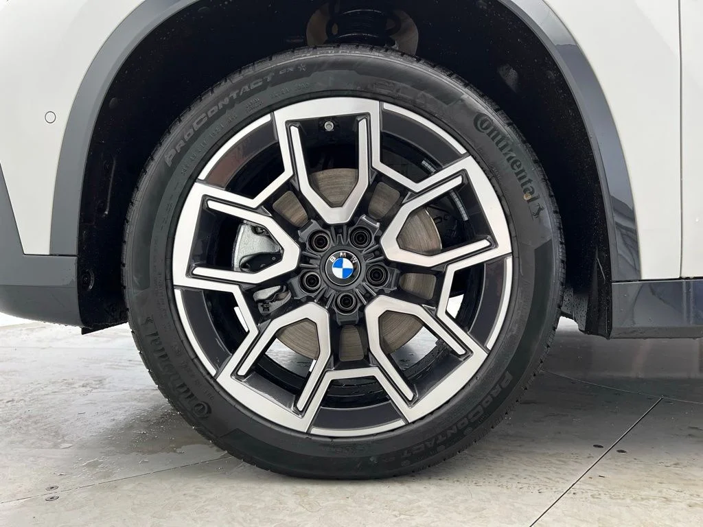 New 2026 Mineral White Metallic BMW xDrive28i image 22