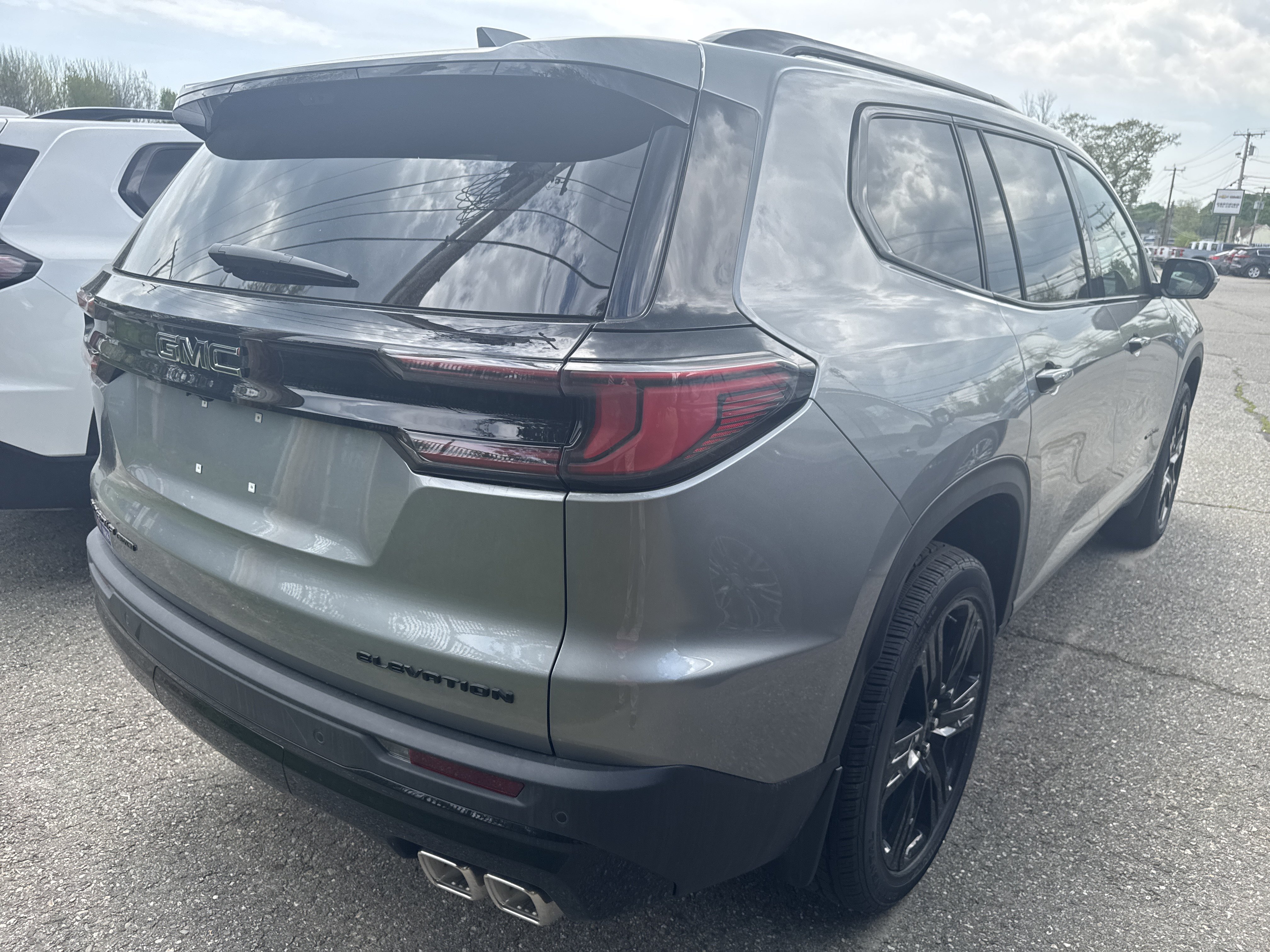 2026 GMC Acadia Elevation - Photo 4