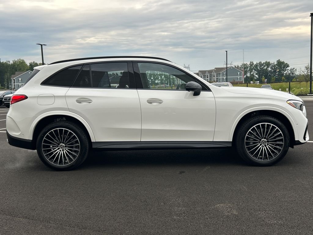 New 2027 Polar White Mercedes-Benz GLC 300 image 9