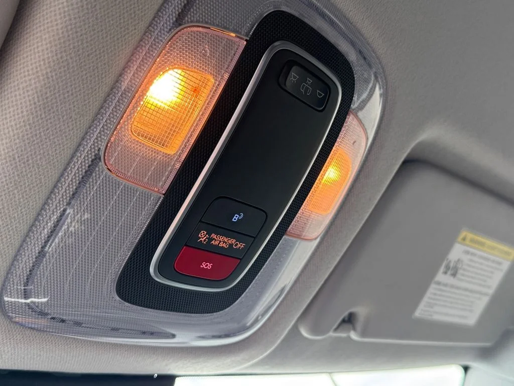 Used 2025 Red Hyundai SEL image 29