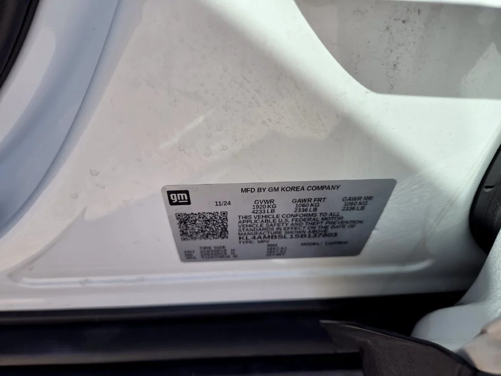 Used 2025 White Buick Preferred image 32