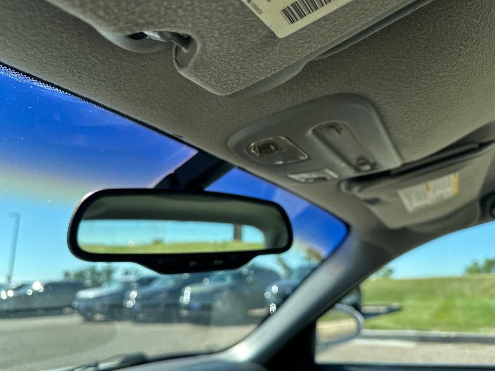 Used 2005 White Buick Custom image 58