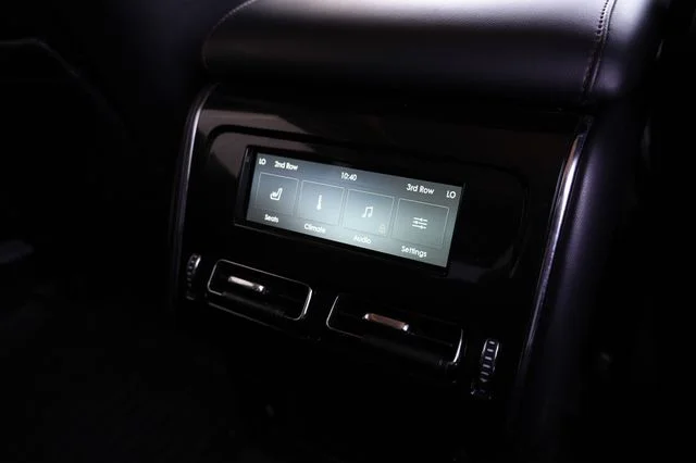 Used 2020 White Lincoln Reserve image 18