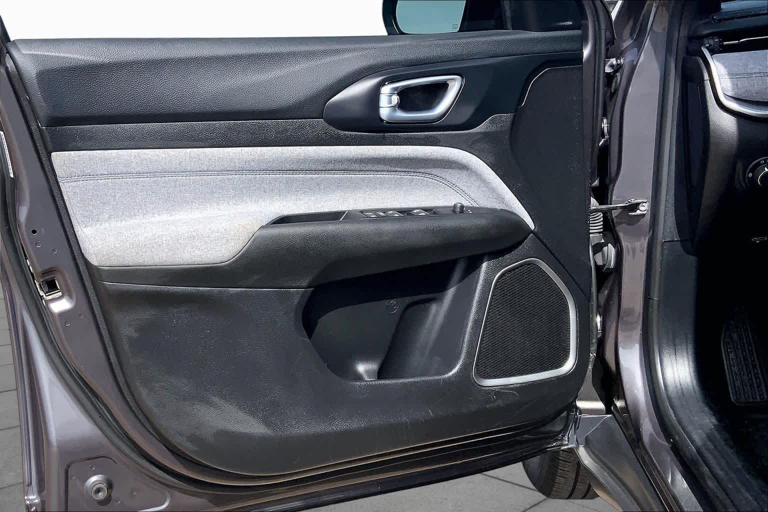 Used 2024 Baltic Gray Metallic Clearcoat Jeep Sport image 22
