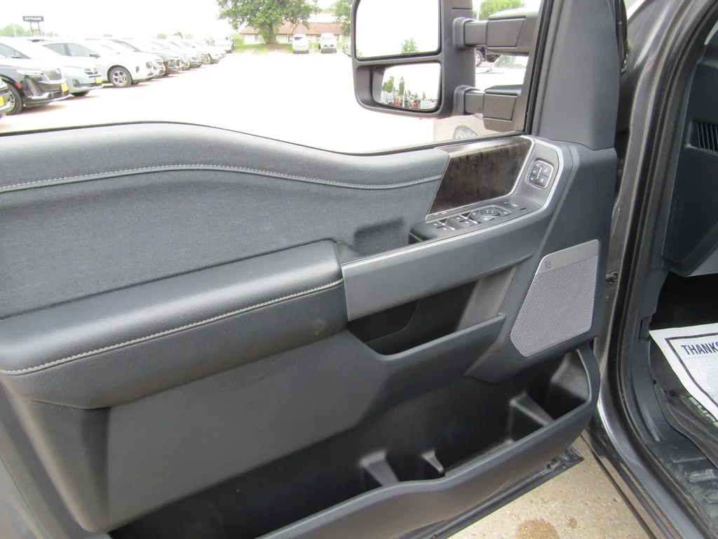 Used 2024 Gray Metallic Ford Lariat image 20