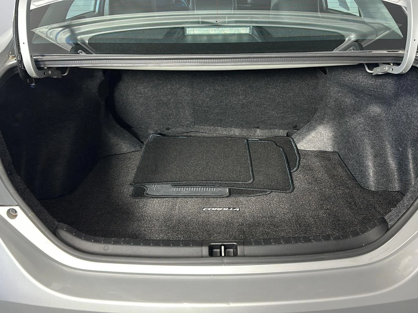 Used 2015 Classic Silver Metallic Toyota S Plus image 20