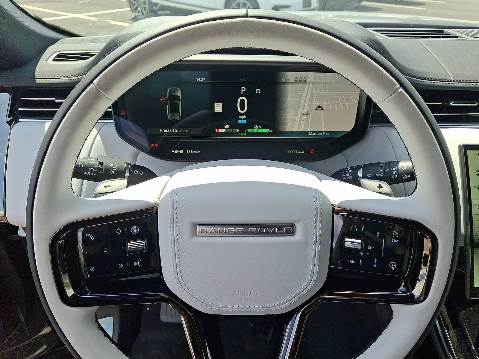 New 2026 Charente Grey LAND ROVER Dynamic SE image 12