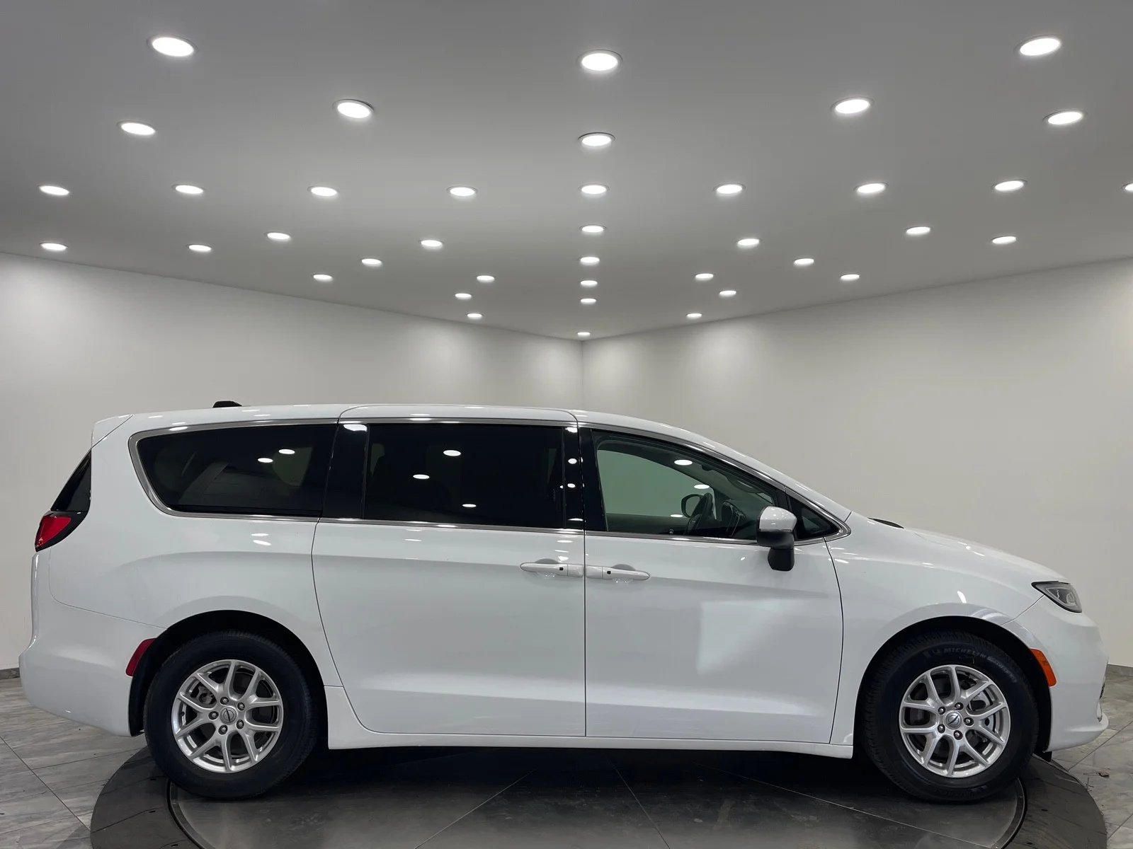 Used 2023 Bright White Clearcoat Chrysler Touring L FWD image 8