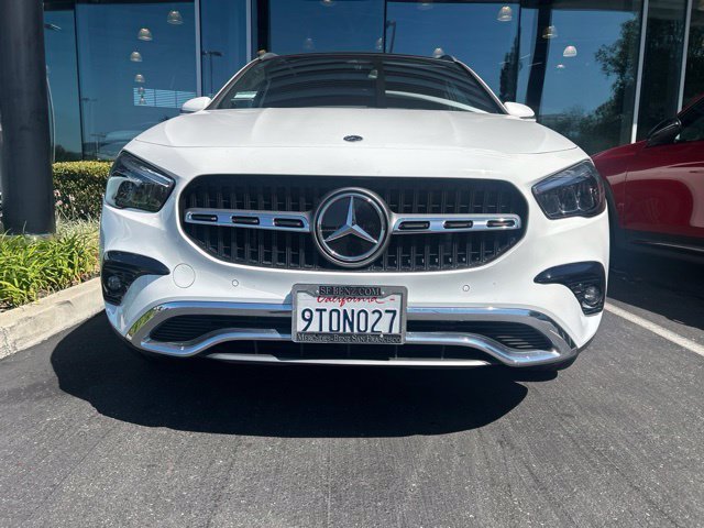 Certified Used 2025 White Mercedes-Benz GLA 250 4D Sport Utility 4MATIC® image 3