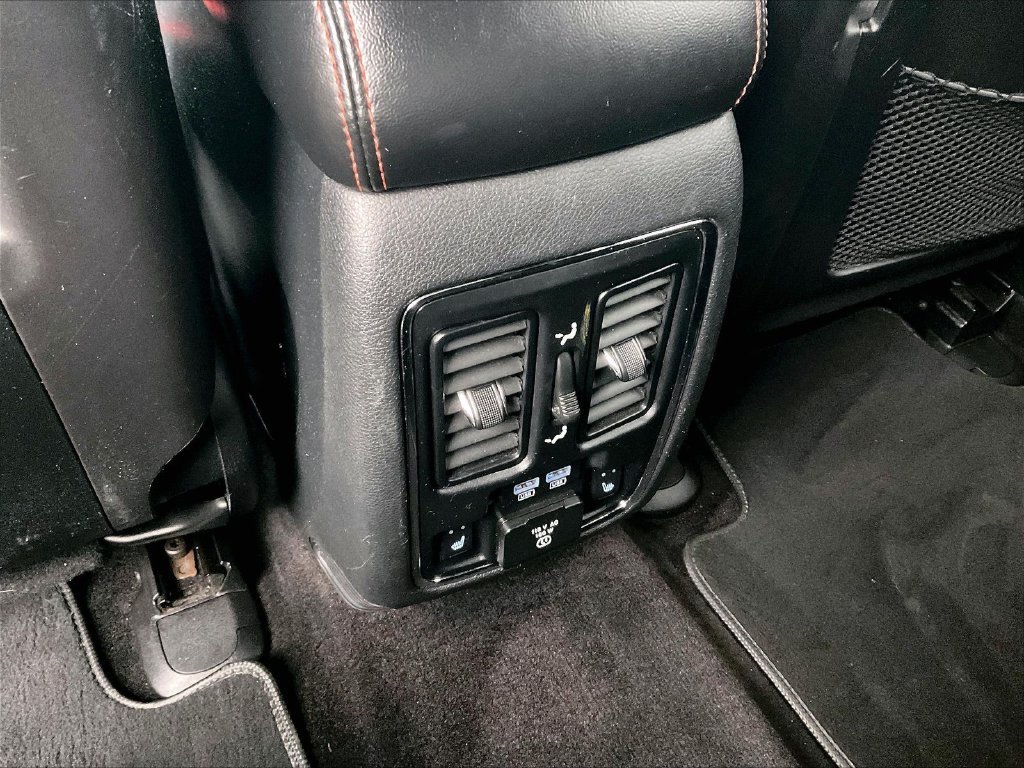 Used 2016 Bright White Clearcoat Jeep Limited image 27