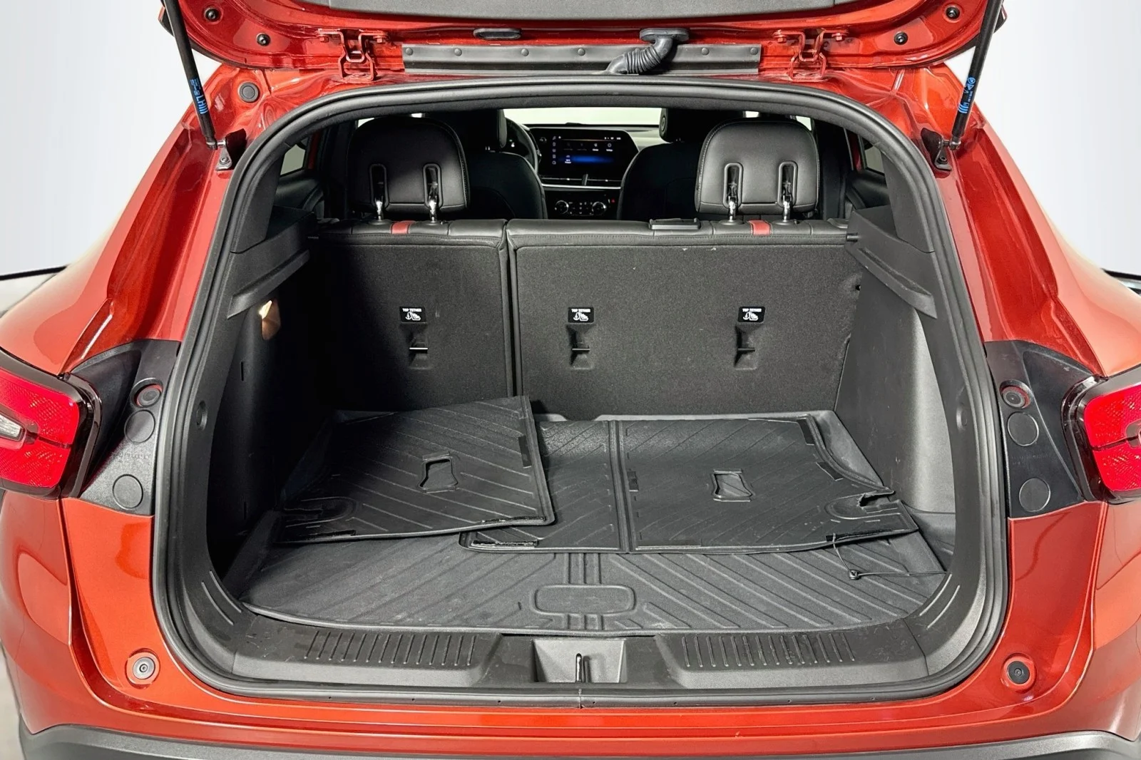 Used 2024 CAYENNE ORANGE Chevrolet 2RS image 23