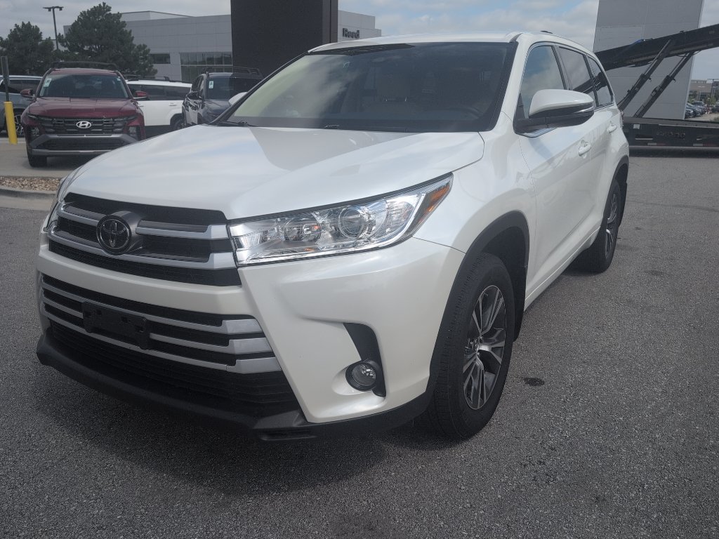 Used 2017 Blizzard Pearl Toyota LE Plus image 1