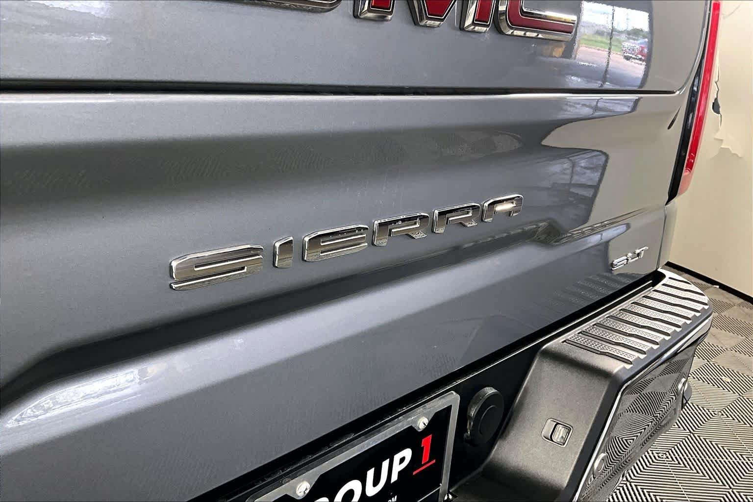 Used 2023 Sterling Metallic GMC SLT image 30