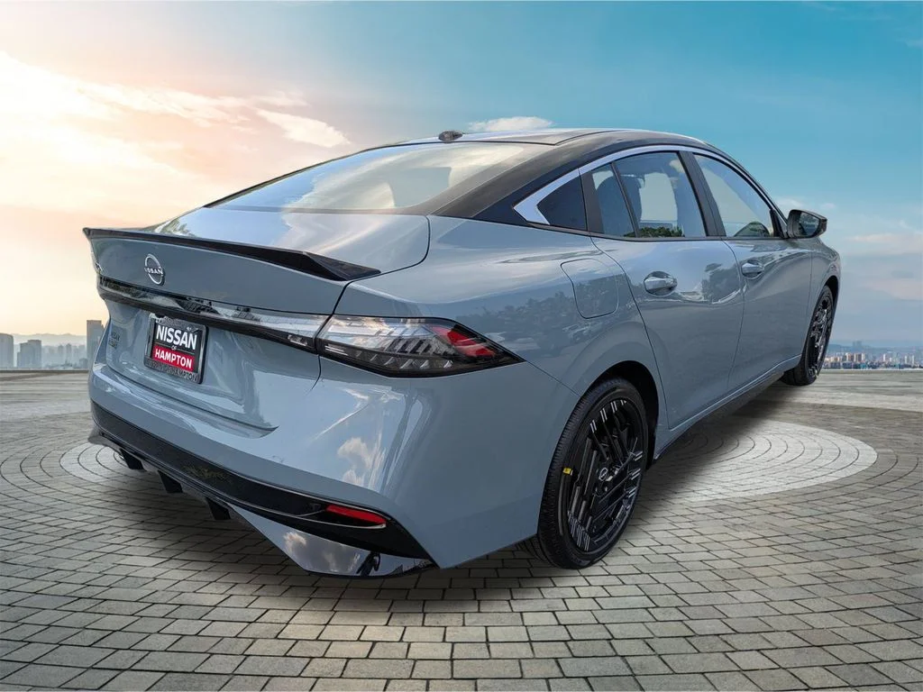 New 2027 Atlantic Gray Metallic / Super Black Two-tone Nissan SR image 4