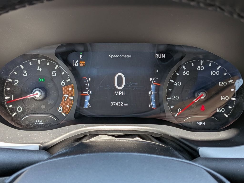 Used 2023 Silver Jeep Limited image 15