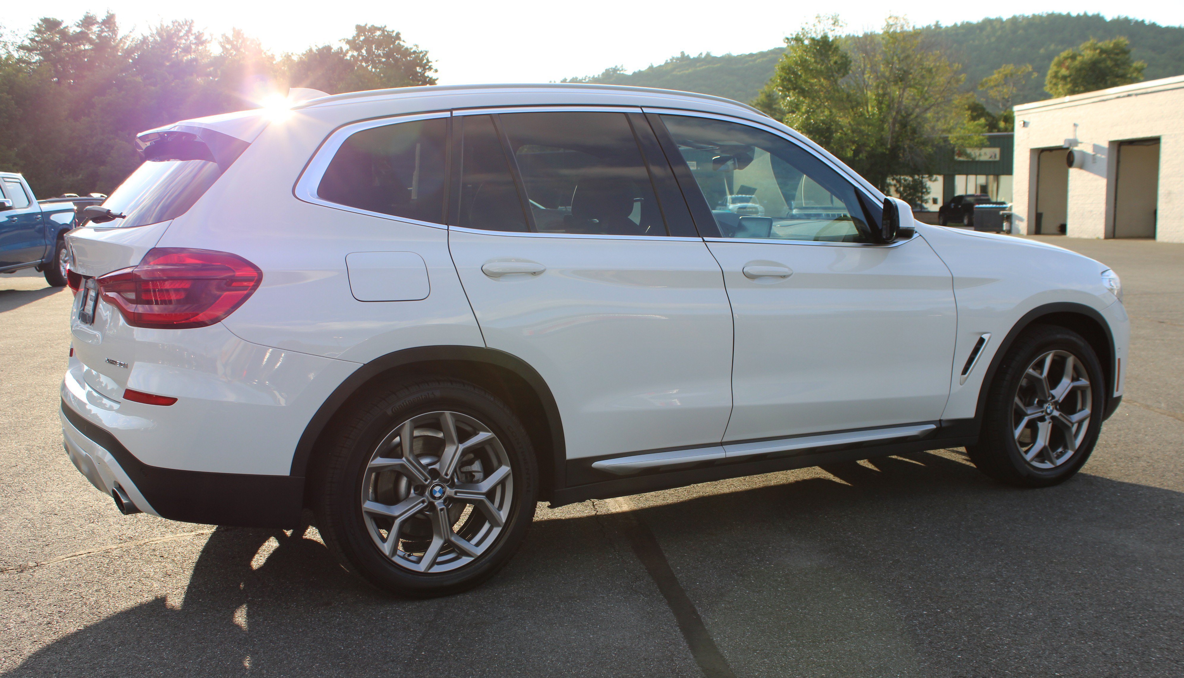 Used 2021 Alpine White BMW xDrive30i image 8