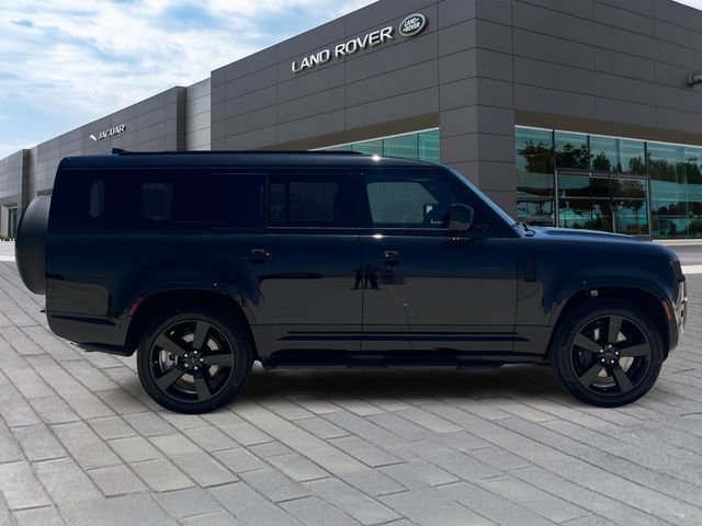 New 2026 Santorini Black Land Rover X-Dynamic SE image 6