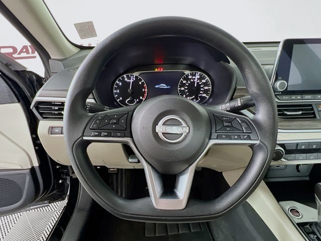 Used 2025 Black Nissan 2.5 SV image 12