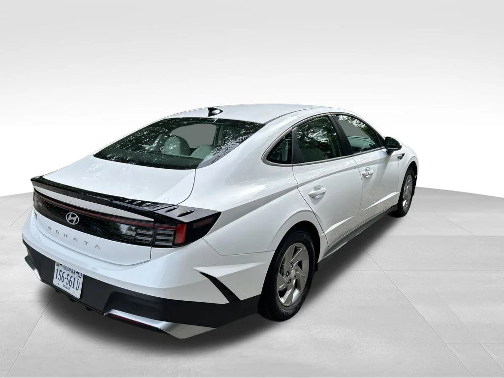 Certified Used 2026 White Hyundai SE image 5
