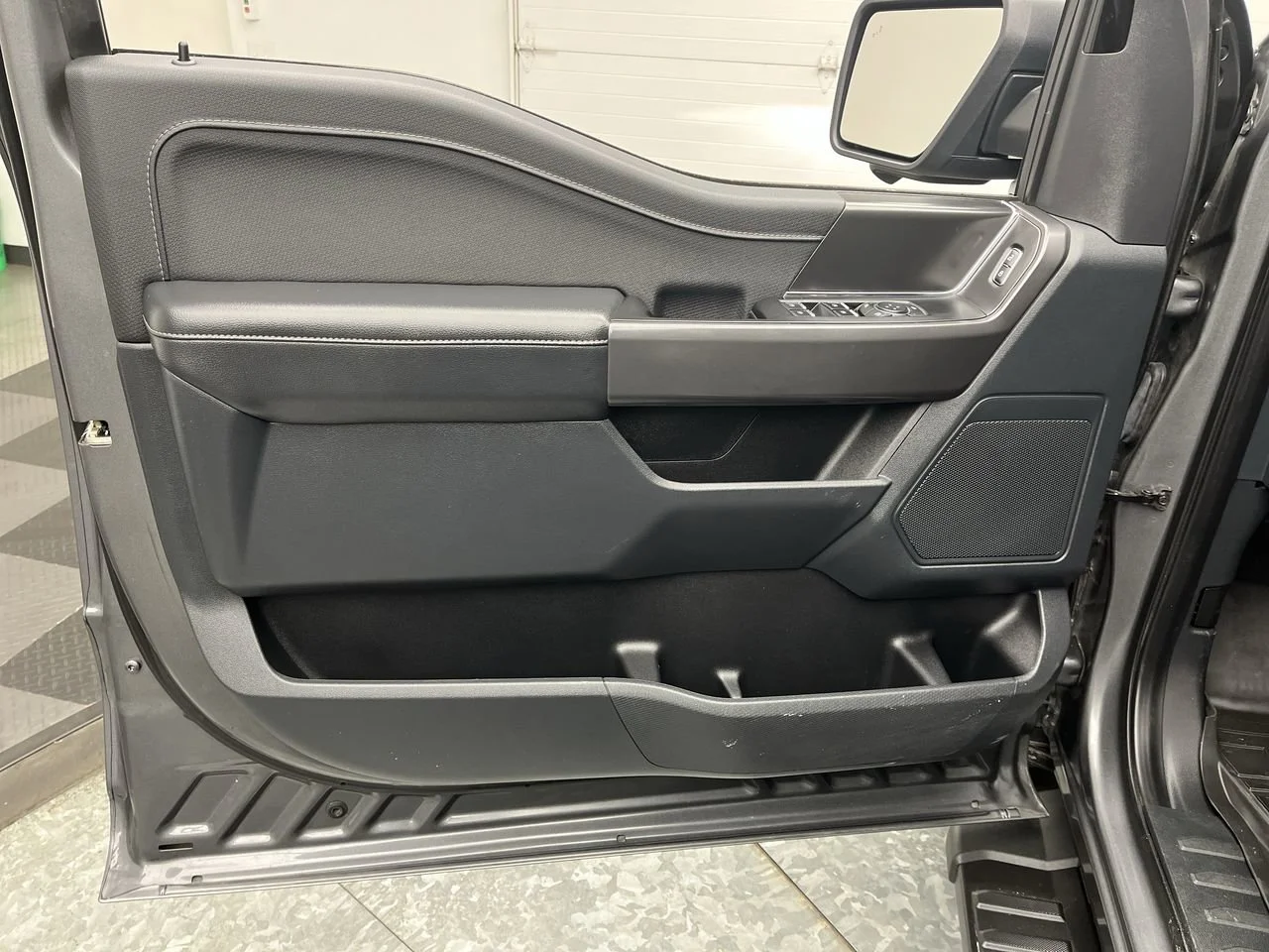Used 2024 Gray Ford XLT image 10